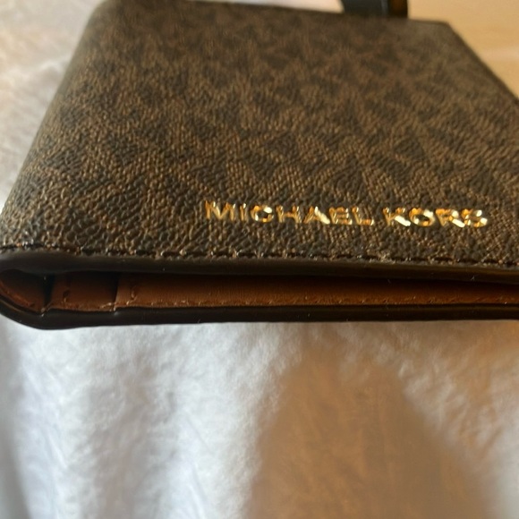 Michael Kors: Brown Passport Holder- card slots - Picture 11 of 14